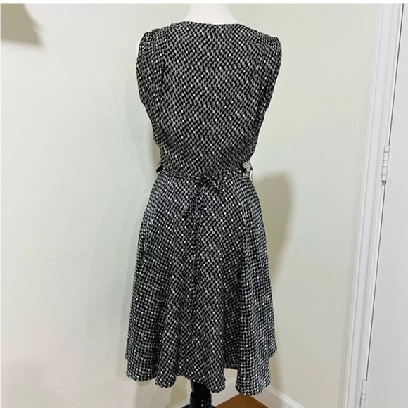 Burning torch nwot no visible signs of wear - Picture 4 of 8